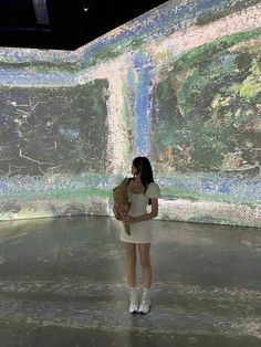 cute, aesthetic, art, art gallery, white, white dress, pearls, flowers, artwork, monet, paintings Art Gallery Dress Outfit, Museum Dress Outfit, Art Gallery Aesthetic Outfit, Art Gallery Outfit Ideas, Art Museum Date Outfit, Marie Core, Museum Pose, Art Gallery Date, Museum Pics