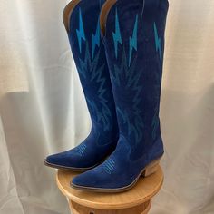 Brand New Never Worn Blue Dingo Cowboy Boots Still Have The Tags On Them Size 6 Dark Blue Cowboy Boots, Navy Cowboy Boots, Royal Blue Boots Outfit, Blue Cowboy Boots Outfit, Blue Boots Outfit, Royal Blue Boots, Cowgirls Boots, Cowgirl Things, Blue Cowboy Boots