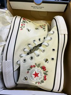 Shoes For Men Stylish, Boty Converse, Converse Embroidery, Cute Converse Shoes, Men Formal Shoes, Embroidered Converse, Cute Converse, Custom Shoes Diy