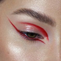 Grafik Eyeliner, Red Eyeliner, Drag Make-up, Graphic Makeup, Eyeliner Styles, Red Makeup, Male Makeup