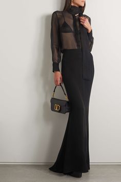 Black Silk Blouse Outfit, Sheer Blouse Outfit, Black Blouse Outfit, Chic Office Outfit, Black Chiffon Blouse, Silk Chiffon Blouse, Black Silk Blouse, Black Attire, Valentino Clothing