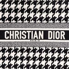 Christian Dior Christian Dior Wallpaper, Dior Wallpaper, Chanel Print, Christian Dior Logo, Dior Aesthetic, Dior Book, Christian Dior Paris, Fake Designer Bags, Big Handbags