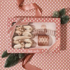 Holiday Satin Heatless Styling 5pc Gift Set - The Preppy Bunny Satin Heatless Curling Set, Heatless Curling Set, Heatless Curler, Heatless Curlers, Heatless Curling, Hair Gift, Gift Wrap Tags, Heatless Hairstyles, Bouncy Curls