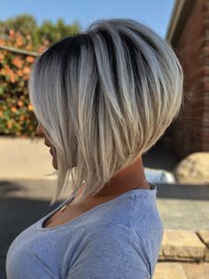 Inverted Bob Blonde Inverted Bob, Ice Blonde Hair, Chubby Face Haircuts, Medium Length Haircuts, Chubby Face, Inverted Bob Haircuts, Angled Bob Hairstyles, Inverted Bob Hairstyles