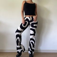 Nwt Motel Rocks Black And White Abstract Pattern Low Rise Straight Leg Pants 95% Cotton, 5% Elastane Brand New With Tags Never Worn Models Measurements: Bust 34c Waist 26 In Hips 38 In Height 5'2" Im Open To Offers:) Birthday Quotes, Sing Song, Black And White Pants, Motel Rocks, Fit Ideas, Streetwear Fashion Women, Black And White Abstract, White Paint, Straight Leg Pants