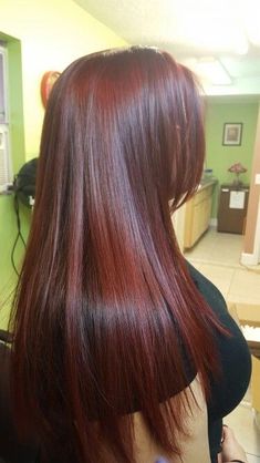 Fashion Forward Outfits, Dark Red Hair, Curtains Ideas, Hair Color Auburn, Hairstyles For Layered Hair, Burgundy Hair