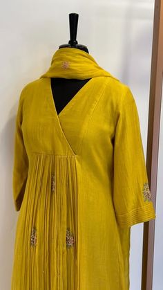 Dresses From Sarees, Brocade Kurta, Chanderi Dress, Cotton Dress Indian, Stylish Plus Size Clothing, Saree Kurti, Simple Saree Designs, Kurti Embroidery Design