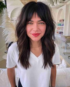 Shag Straight Hairstyles, Hair Color For Shag Haircut, Choppy Shag Hairstyles Long With Bangs, Long Shag Haircut Fine Hair Round Faces, Shag Hairstyles 2023, Colorful Hair Tips, Long Shag Haircut With Bangs Straight, Brunette Balayage Shag Hair, Modern Shag Medium Length