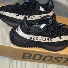 Brand New In Box Never Worn Or Tried On!! Yeezy Boost 350 V2. Size Mens 5 Fits Women 7 (My Size) Price Is Negotiable! Putting Female Size 7 Because I’m A Female Yeezy Boost Outfit, Adidas Yeezy 700, Adidas Yeezy 350 V2, Mens Yeezy, Adidas Yeezy 350, Yeezy 500, Kicks Shoes, Fits Women, Yeezy Boost 350 V2