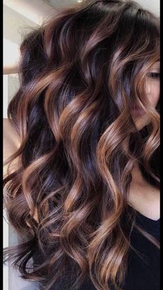 Highlights Brown Hair Lowlights, Long Wavy Hairstyles With Braid, Best New Hair Colors 2023, Fall Hair Colors For Freckles, Bayalage Brunette 2023, Brunette Hair With Definition, Angled Mid Length Hair, Winter 2023 Balayage, Caramel Highlights Long Hair