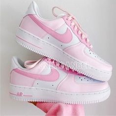 Nike Shoes Trendy, Pink Air Force 1, Nike Rosa, Skor Sneakers Nike, Παπούτσια Nike Free, Air Force One Shoes, Custom Nike Air Force 1, Custom Nike Air Force, Boty Nike