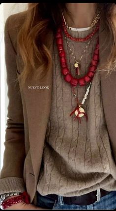 Red Necklace Outfit, Red And Gold Jewelry, Mom Beauty, Look Boho Chic, Home Wear Women, Polished Casual, Neue Outfits, Red Beads