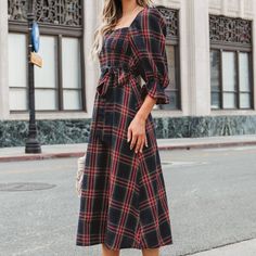 Size M Brand New -Never Been Worn Color Is A Dark Navy Blue Casual Plaid Midi Dress, Blue Print Dress, Black Striped Dress, Christmas Plaid, Midi Wrap Dress, Gauze Dress, Hi Low Dresses, York Dress, Check Dress