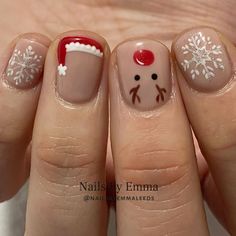 Santa Hat And Reindeer Nails, Gel Nail Art Winter, X Mas Nails, Monthly Nails, Nail Noel, Art Noel, Nail Art Noel, Art Designs Ideas