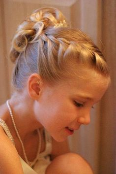 Flower Braids, Dance Hairstyles, Trendy Wedding Hairstyles, French Braid