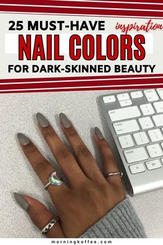 These are pefect nail colors for dark skin and brown skin that will complemanting your skin tone. Including cute nail color, simple nail design, nude short nails and may more. Tan Skin Nails, Dark Skin Manicure, Nude Short Nails, Dark Nude Nails, Nails Dark Skin, Natural Gel Nails