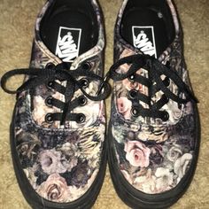 Never Worn Velvet Flower Low Top Vans Low Top Vans, Velvet Flower, Van Color, Velvet Flowers, Womens Shoes Sneakers, Low Top, Shoes Sneakers, Womens Sizes, Velvet