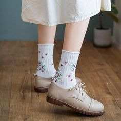 Shop CUTE FLORAL PRINT SOCKS. Cosmique Studio is an online aesthetic clothing store. And sells trendy aesthetic outfits for women and men. Cottagecore Aesthetic Clothes, Trendy Aesthetic Outfits, Online Aesthetic, Aesthetic Socks, Masculine Clothing, Aesthetic Clothing Stores, Floral Socks, Print Socks, Suit For Women