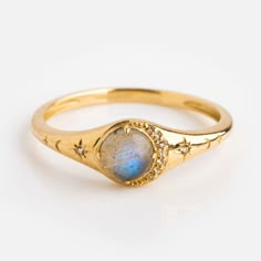 Gold Vintage Rings Antiques, Signet Ring With Gemstones, Blue Stone Silver Ring, Gold Ring With Gemstone, Wire Engagement Rings, Unique Bezel Set Engagement Ring, Gold Mood Ring, Unique Ring Setting, Celestial Rings