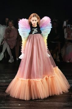 Viktor & Rolf Haute Couture Printemps-Été 2019 - tendances mode, beauté, mannequins et inspirations Tomo Koizumi, Dramatic Dresses, Extra Fashion