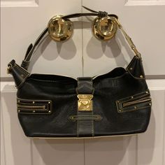 Louis Vuitton Handbag In Black With Gold Metal. In Perfect Condition. Do Not Have The Certificate For It, But It Is Authentic. Louis Vuitton Handbag, Bags Louis Vuitton, Vuitton Bag, Louis Vuitton Bags, Louis Vuitton Handbags, Louis Vuitton Bag, Gold Metal, Bag Lady, Louis Vuitton