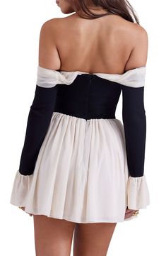 An oversized bow, flowy skirt and strapless neck give sweet detailing to this corset-inspired minidress outfitted with underwired cups. 22" center front length (size Small) Hidden back-zip closure Strapless Long sleeves Lined 85% polyamide, 15% elastane with 100% polyester and 97% polyester, 3% elastane contrast Dry clean Imported Bow Corset, Estilo Preppy, Backless Mini Dress, Flare Mini Dress, Mini Dress With Sleeves, Flowing Maxi Dress, White Mini Dress, Mini Dress Party, Flared Sleeves