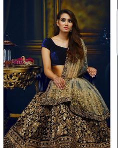 Navy Blue Velvet Blouse, Sabyasachi Bridal Lehenga, Lehenga Beautiful, Blue Velvet Blouse, Sabyasachi Lehenga Bridal, Velvet Blouse Design, Sabyasachi Bridal, Jade Wedding, Outfit Designer