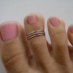 Darcy Toe Ring – Sami Jewels Toe Rings Silver Indian Bride, Toe Ring Designs Silver, Bichiya Toe Rings, Leg Finger Ring, Toes Ring Silver, Toe Ring Designs, Legs Ring, Flip Flops Beach, Sterling Silver Toe Rings