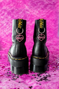 Looking for something to spice up your boots? Look no further, these Pink Flamin Heart Boot Charms are the perfect way to add some sass to your soles! Add a little heat to your wardrobe with this stylish, statement-making accessory. You'll be the envy of all your friends! 🔥🔥 Charms are sold as a pair Boot Charms, Snake Boots, Decoden Phone Case, High Fashion Outfits, Shoe Clips, Style Expert, Edgy Fashion, Pink Heart, Accessories Earrings