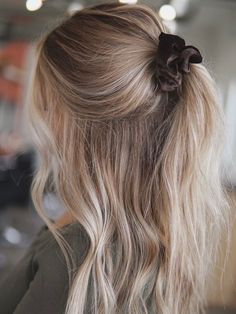 Blonde With Grey Undertones, Full Foliage Hair, Spring Dirty Blonde Hair, Fall Blonde Hair Balayage, Blonde For Natural Brunettes, Platinum Blonde Brunette, Fall Blonde Color Ideas, Blended Fall Blonde, Blonde Balayage Highlights Straight Hair