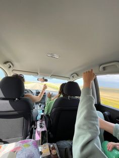 In a car with my three friends with are hands in the sky. Road Trip Vibes, Aesthetic Travel Pictures, Canada Summer, Find Cheap Flights, Cultural Differences, Summer Goals, Summer Plans