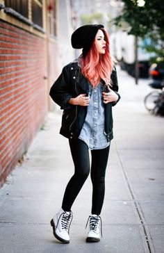 Punk Dress Outfit, Doc Martens Outfit Winter, Kemeja Denim, Outfit Converse, Rock Dress, Combat Boot Outfit, Moda Grunge, Converse Outfits, Doc Martens Outfit