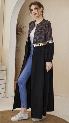 Hooded Dresses For Women, New Trendy Kurti Designs, Shrug Outfit, Front Open Abaya, Trendy Abaya, Abaya Outfits, Printed Kurti Designs, Abaya Collection, Ropa Upcycling