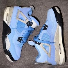 Introducing The Highly Sought-After Jordan 4 Northern Ice Blue Sneakers. These Are Brand New And Unbroken, Packaged In A New Shoebox. Contact Us For A Quote. Jordan Pfp Shoes, Retro 4’s, Blue Jordan 4’s, Nike Outfits For Men, Air Jordan 4 Retro Blue, Jordan 4 Bleu, Jordan 4 Retro Blue, Shoes Pfp, Y2k Sneakers