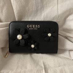 #GUESS #black #wallet #new Black Wallet, Wallets For Women, Women's Accessories, Women Accessories, Wallet, Outfit Accessories, Black