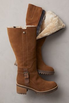 Rugged yet utterly feminine, our waterproof tall boots command the season with ease. Premium cowhide suede detailed in fine contrast topstitch features premium shearling top shaft and wool lining for warm, dry legs and feet, while the non-slip sole navigates the season. Waterproof Suede Boots, Waterproof Leather Boots, Casual Chique, Wrap Heels, Suede Leather Boots, Sheepskin Boots, Beautiful Boots, Fur Boots, Winter Boots Women