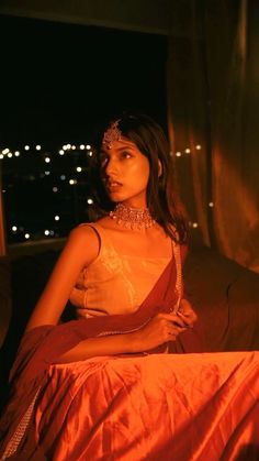 mansiugale on Instagram: Yoon Sabnami 🌙 the loop though ♾ #selfshotvideos Shot this almost a month ago and never ended up posting it until now👀 #reels… Agomoni Photoshoot, Traditional Shoot, Saree Shoot, Pics Inspo, Indian Aesthetic, The Loop, Girl Face, A Month, Photo Ideas