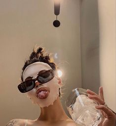 Look Kylie Jenner, Face Mask Aesthetic, Mask Aesthetic, Foto Tips, Foto Ideas Instagram, Instagram Photo Inspiration