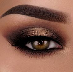 How about you to turn your light brown eyes to a magnet for attention? The right makeup is what can make it real, and that’s why we’ve selected the hottest look you won’t be able to resist. Makeup Brown, Rock Makeup, Makeup Cantik, Make Up Designs, Wedding Makeup For Brown Eyes, Smoky Eyes, Brown Eyeshadow, Trendy Makeup