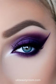 30 Best Smokey Eye Makeup Looks for Blue Eyes Subtle Eyeshadow Looks, Eyeshadow Styles, Eye Makeup Looks, Witch Makeup, Smokey Eye Tutorial