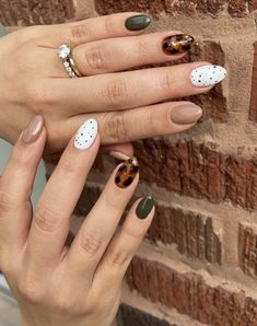 Pretty Nail Art Designs Autumn, Retro Nails Acrylic, Nails 2024 Trends Autumn, Mental Health Nails Ideas, Olive Green Fall Nail Designs, Funky Neutral Nails, Fall Nails Tortoise Shell, Fall Nails Plaid Accent, Nails For Beach Vacation Simple