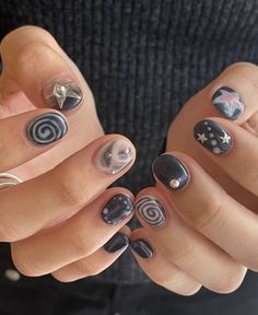 Nails Whimsigoth, Short Nail Designs Grunge, Navy Blue Nails Short, Grunge Nails Short, Whimsigoth Nails, Gay Nails, Boy Nails, Nail Painting