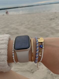 #bracelet #sea #pearls #gold #jewelry #applewatchfaces Apple Watch Accessories Bracelets, Apple Watch And Bracelet Stack, Bracelet Stack Ideas With Apple Watch, Stacking Bracelets With Apple Watch, Bracelet And Watch Stacking, Apple Watch Stacked With Bracelets, Apple Watch Aesthetic Bracelets, Bracelet Stack With Apple Watch, Apple Watch And Bracelets