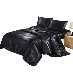 Portrait of a picture displaying Satin Bedding Set product. Black Duvet, Silk Duvet Cover, Silk Comforter, Black Duvet Cover, Silk Bedding Set, Satin Bedding, Comforter Bedding Sets, Queen Size Quilt, Quilt Comforter