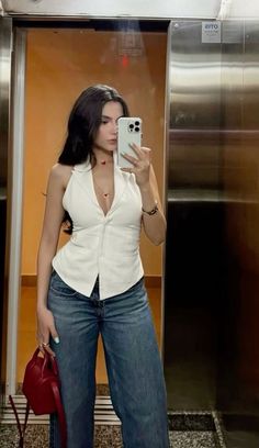 Navy Blue Top Outfit Work, Casual Classy Outfits Summer, Waitress Outfit Aesthetic, White Top And Jeans Outfit, Serious Outfit, Look Hippie Chic, Casual Elegant Style, Fest Outfits, Casual Day Outfits