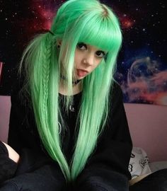 Emo Split Dyed Hair, Pastel Goth Hair, Split Dye, Aesthetic Emo, Goth Hair, Teal Hair, Punk Hair, Emo Hair