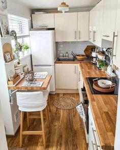 Small Kitchen Inspiration, Tiny Kitchen Design, Small Apartment Kitchen, Bohemian Kitchen, Apartment Makeover, Small Kitchen Decor, Kitchen Inspiration Design, Kitchen Trends