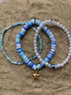 This is an ocean inspired bracelet set.It's perfect for vacation or for the beach. Cheap Ocean-inspired Bracelets For Beach Season, Cheap Colorful Beaded Bracelets For Beach Season, Sea Bead Bracelets Ideas, Beach Bracelets Aesthetic, Beachy Bracelets, Ocean Bracelet, Animal Print Background, Beach Bracelets, Ocean Inspiration