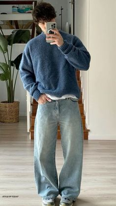 Baggy Jeans Men Outfit, Baggy Jeans Men, Men Outfit Ideas, Baggy Jeans Outfit, Cozy Oversized Sweaters, Jeans Outfit Men, Classy Outfits Men, Sleek Dress