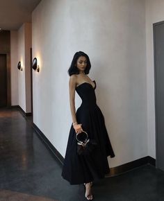 Chic Prom Dress Classy, Gala Night Outfit Classy Gowns, Little Black Dress Classy Night, Prom Night Aesthetic, Corset Dress Midi, Black Elegant Wedding, Black Dress Classy, Jayde Pierce, Strapless Corset Dress